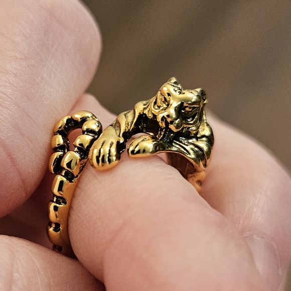 Jewelry - NEW Gold-Tone Tiger Wrap Ring - Size 7 & adjustable